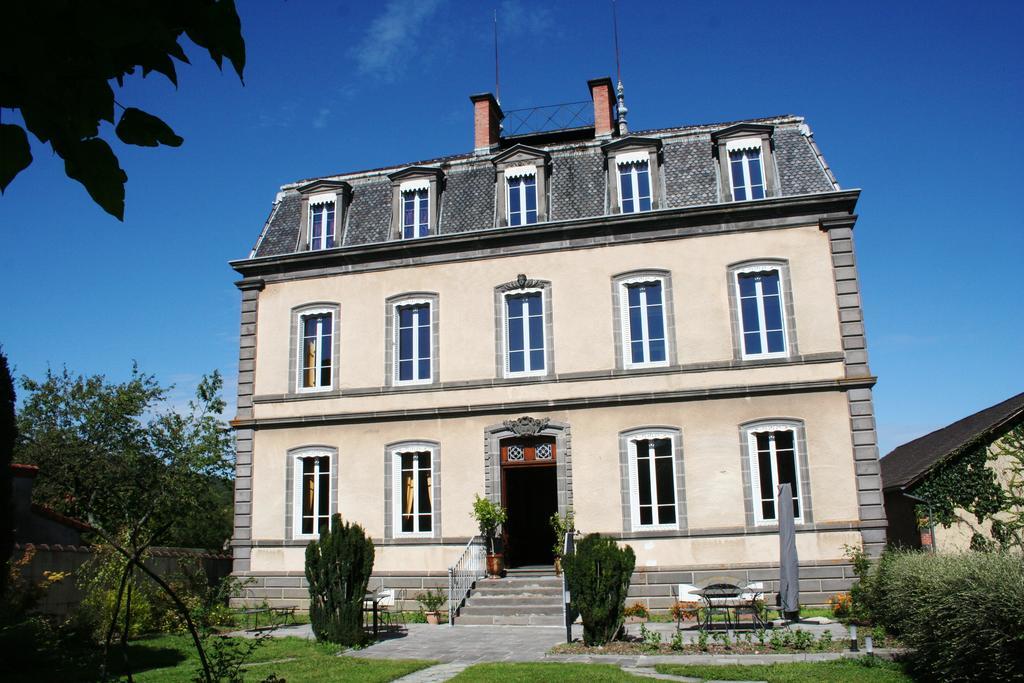 Le Clos Des Noyers Bed & Breakfast